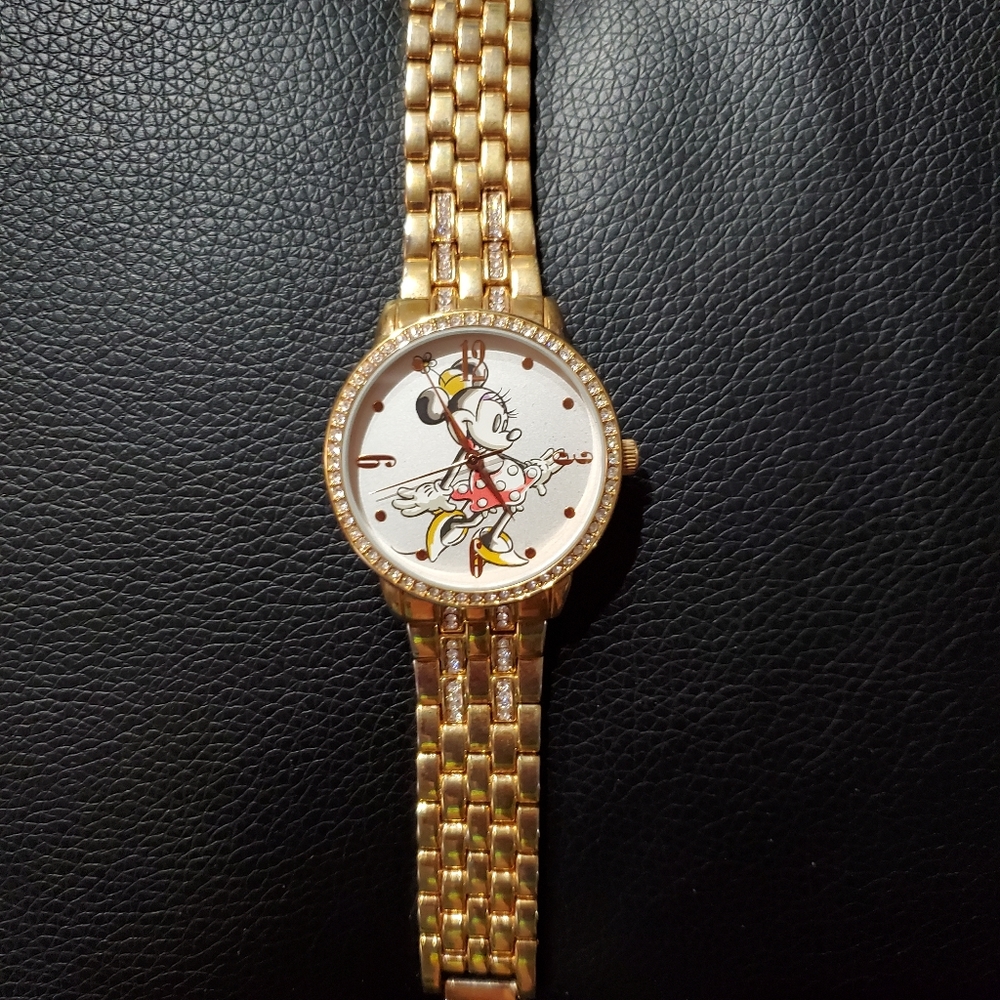 Disney Minnie Mouse rose gold watch.